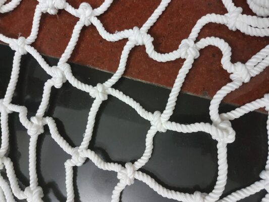 Lưới an toàn dù trắng hứng rơi khổ 1.5mx50m mắt lưới 10cm màu trắng