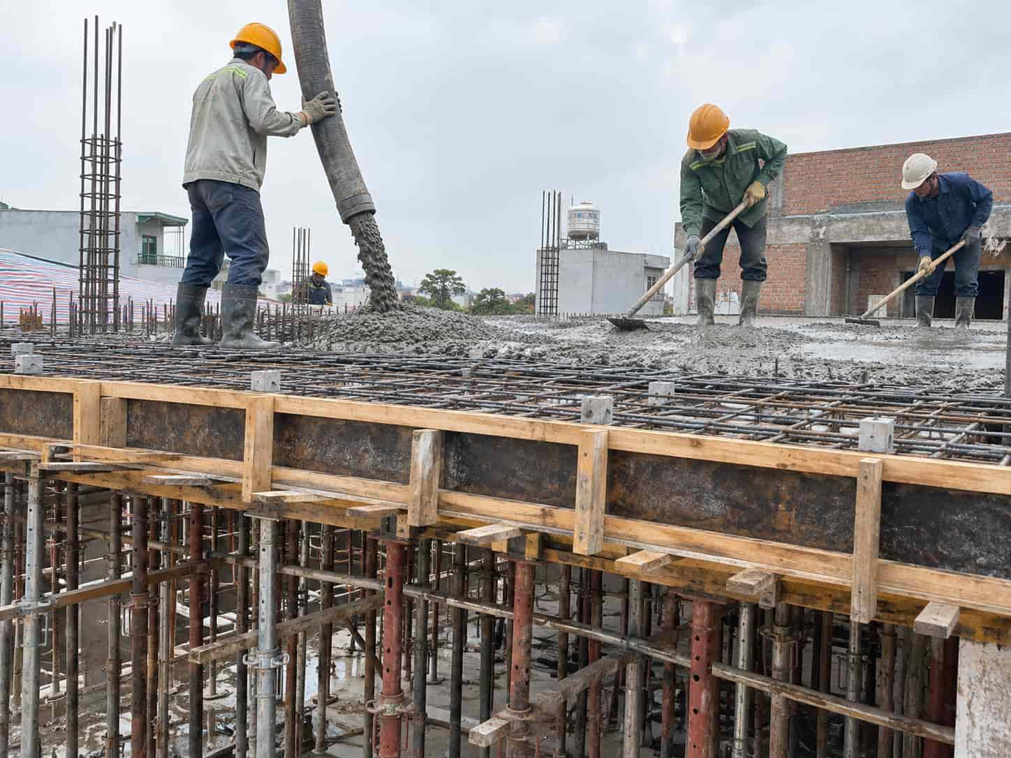 Đổ Trần Nhà Bê Tông: Độ Dày, Chi Phí & Cách Thi Công